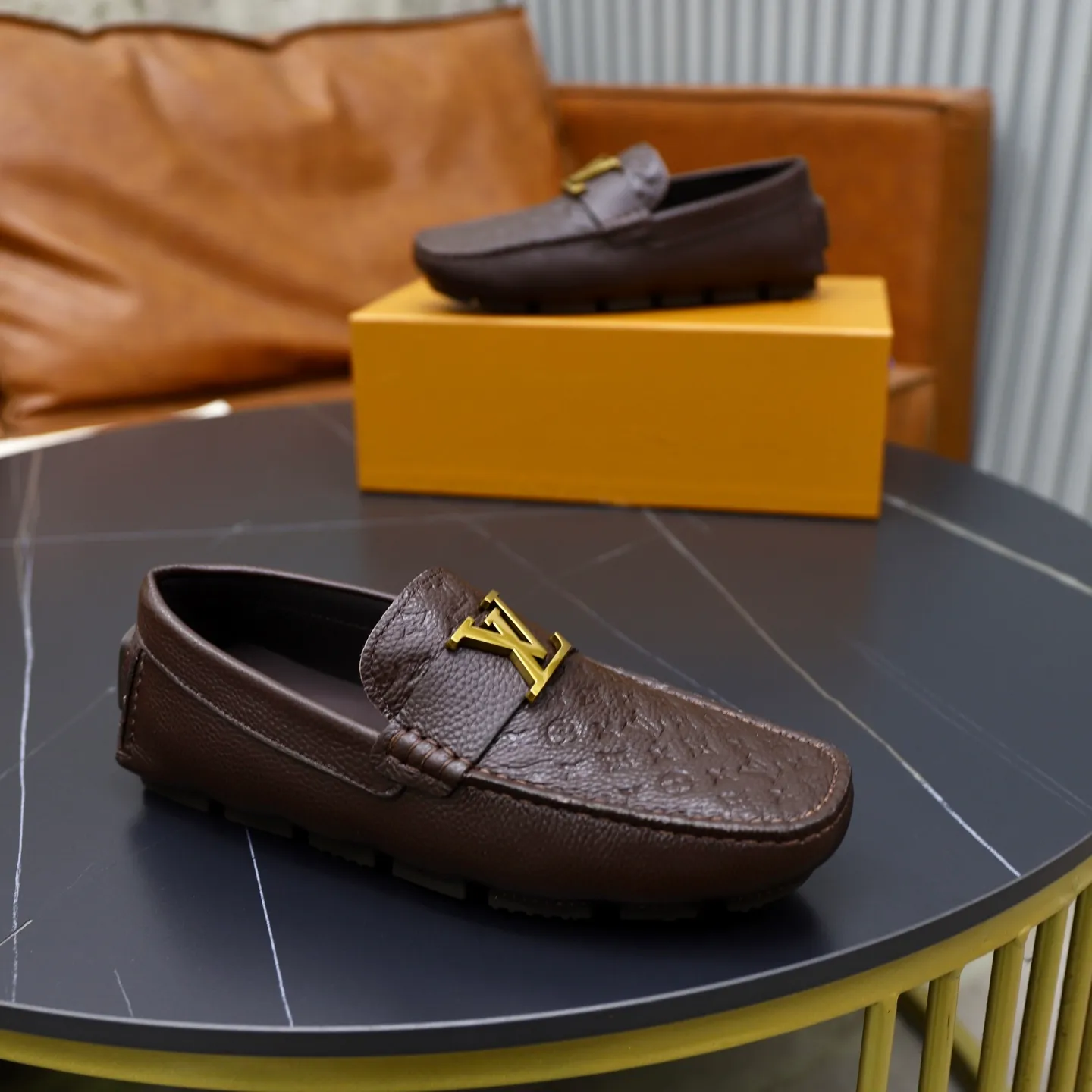 Ex-factory price: 480💰【LV】Louis Vuitton ⚠️High-end men’s driving and pedal series ⚠️38-44 (customized for 45) ⚠️All original cowhide leather! Thick and soft! Made entirely of calfskin lining! Rubber sheet anti-slip beanie sole! Three-dimensional package technology! Fashionable and classic! Handicrafts! Original high quality! Feel free to compare!